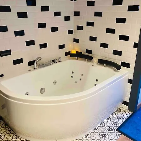 Apartment Venus Escapade Romantique Avec Jacuzzi *