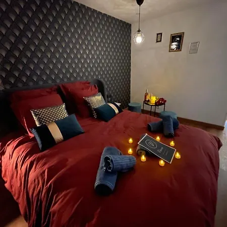 Nuit Magique Avec Jacuzzi Prive アパート *