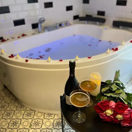 Venus Escapade Romantique Avec Jacuzzi Apartment