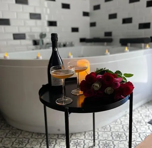 Venus Escapade Romantique Avec Jacuzzi * Nantes