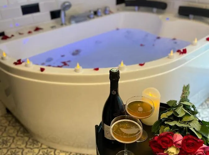 Vénus Love room Escapade romantique avec jacuzzi Appartamento