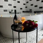 Nuit Magique Avec Jacuzzi Prive * 南特